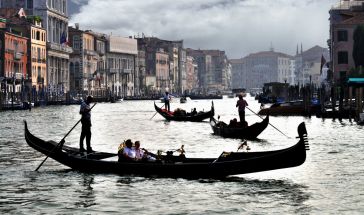 Екскурзия в ИТАЛИЯ - Венеция отблизо - 4 нощувки със самолет и водач от България!