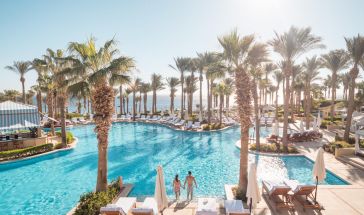 FOUR SEASONS RESORT