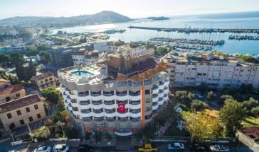 QUEEN MARIN HOTEL