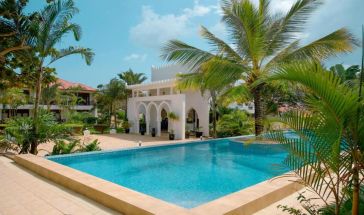 AHG HISIA NUNGWI EXPERIENCE HOTEL