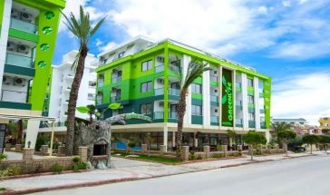 Green Life Hotel