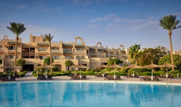 Coral Sea Water World Resort